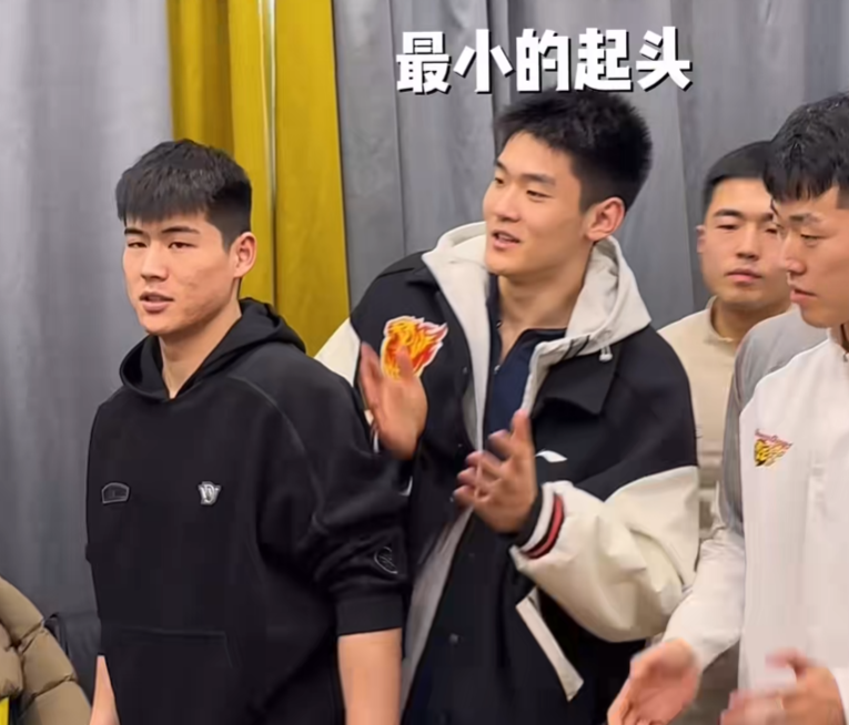 开云平台-广东为胡明轩庆生！杜锋高待遇，多人摁头往蛋糕砸，想报复却未果